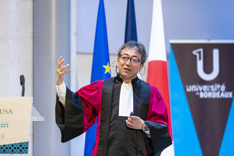 東北大学教授 阿尻雅文への名誉博士号（Docteur Honoris Causa）の授与式